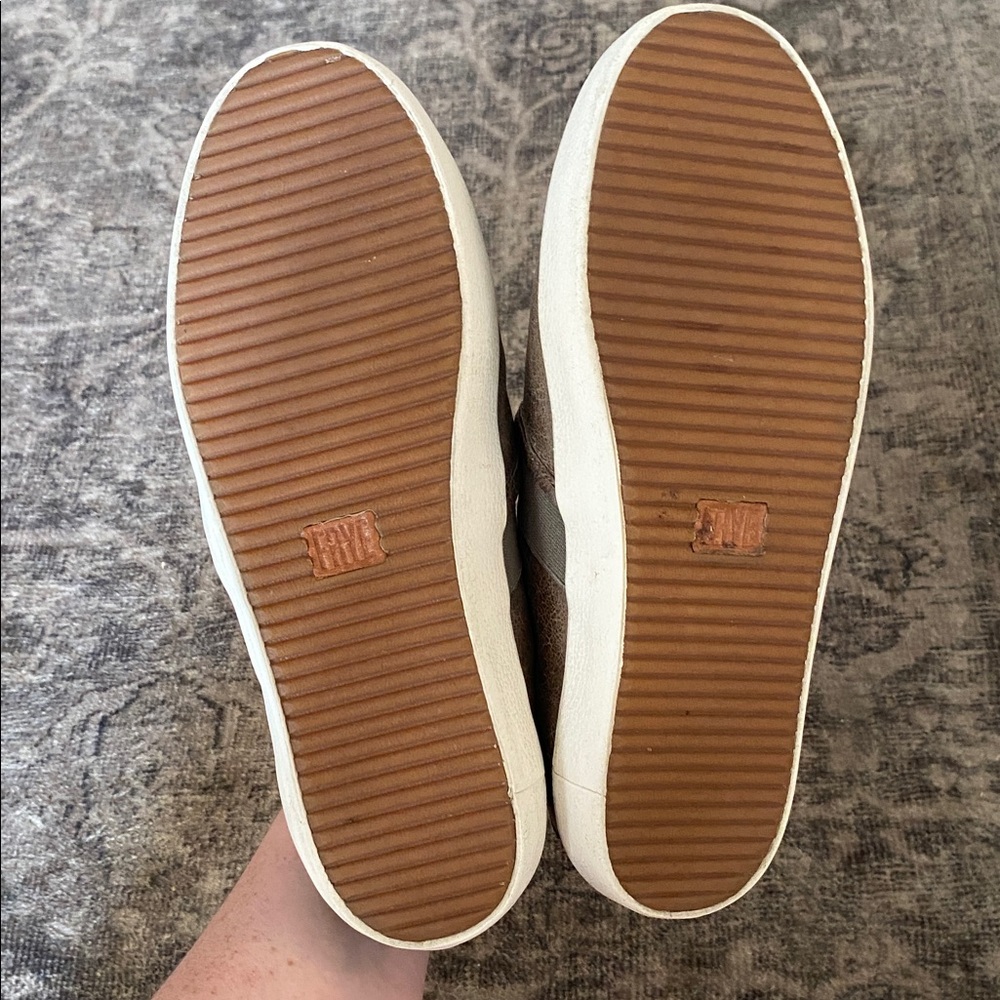 Frye Women’s Brown Ash Leather Slip-On Sneakers Size 8 - Picture 8 of 9